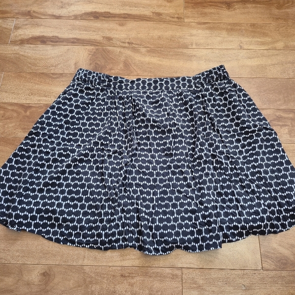 Banana Republic Women’s Black White Print Pleated Skirt – Size 6 - Picture 4 of 4
